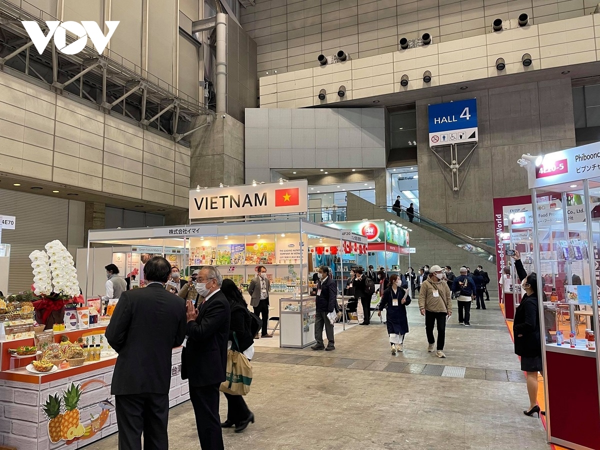 local firms attend international food and beverage exhibition in japan picture 1