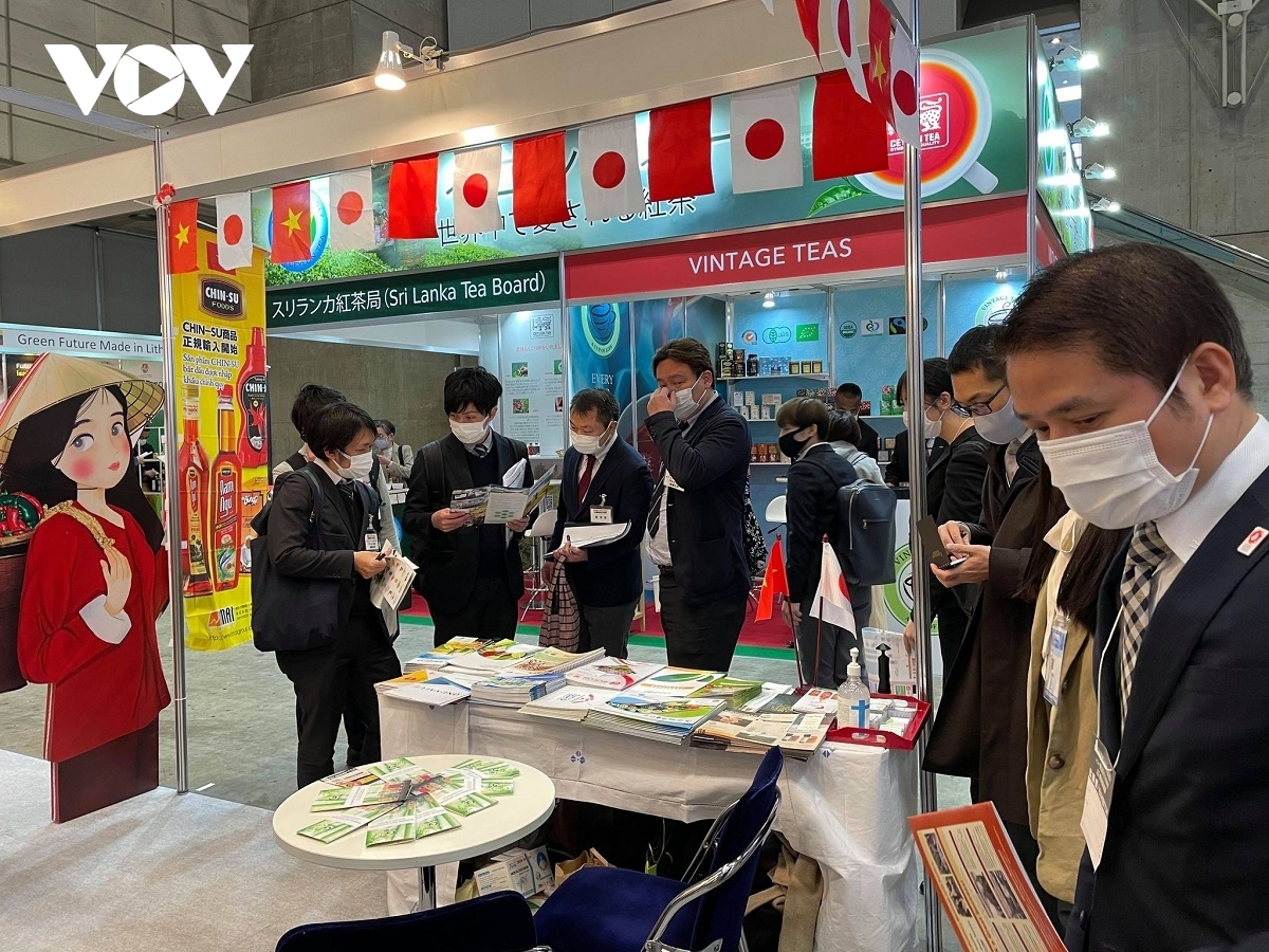 local firms attend international food and beverage exhibition in japan picture 2