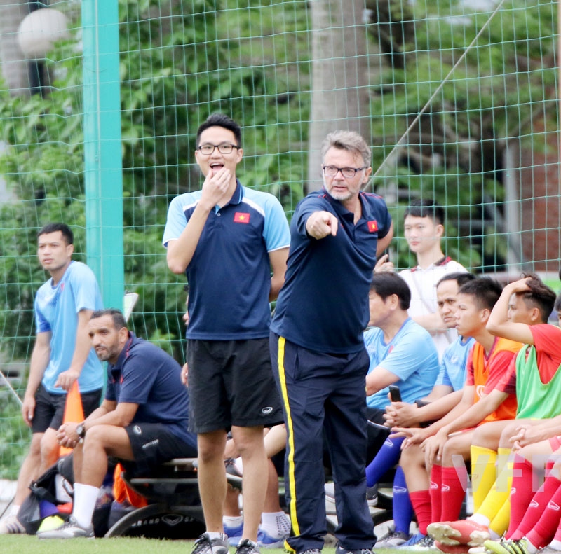 vietnam u18 squad train hard ahead of upcoming international tournaments picture 3