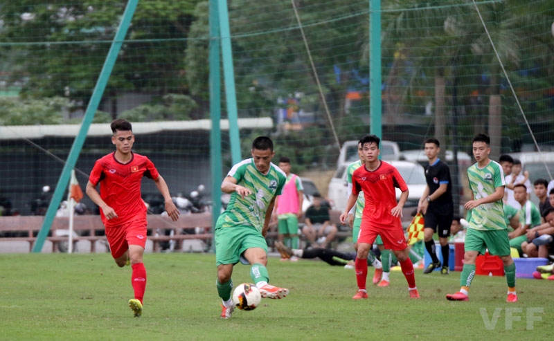 vietnam u18 squad train hard ahead of upcoming international tournaments picture 6