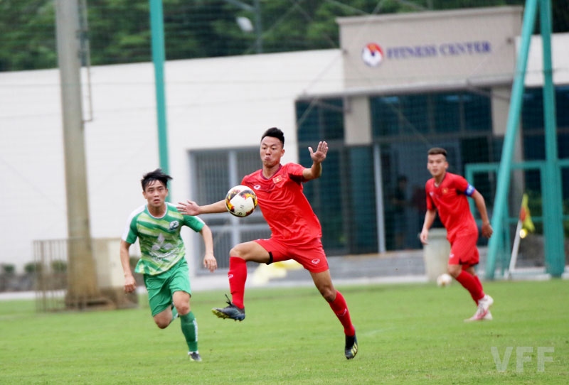 vietnam u18 squad train hard ahead of upcoming international tournaments picture 7
