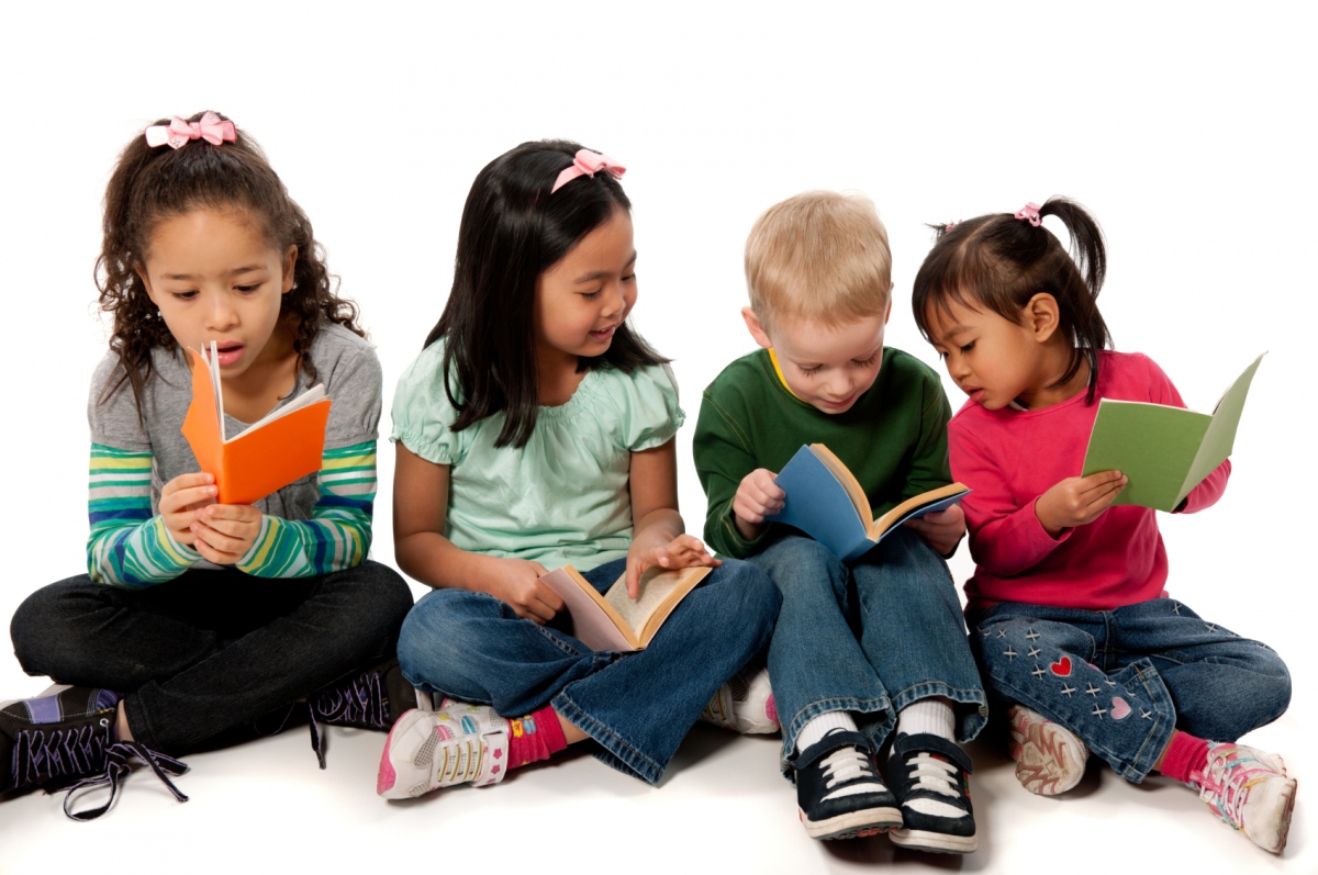 Làm thế nào để tạo thói quen đọc sách cho trẻ? | VOV.VN