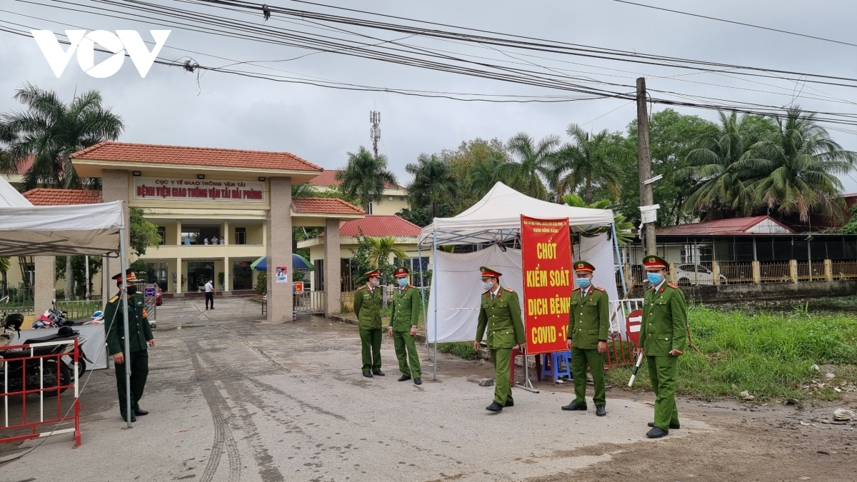 delight for hai phong residents as 14-day lockdown lifted in three areas picture 7