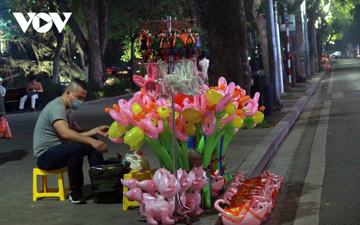 hanoi capital reopens weekend pedestrian streets in old quarter picture 10