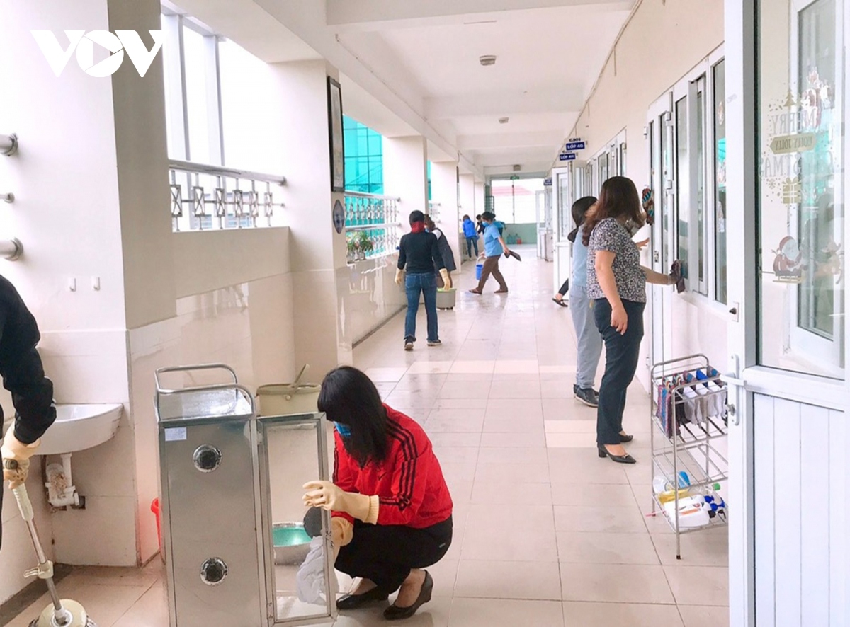 schools in hanoi ready to welcome return of students after long break picture 13