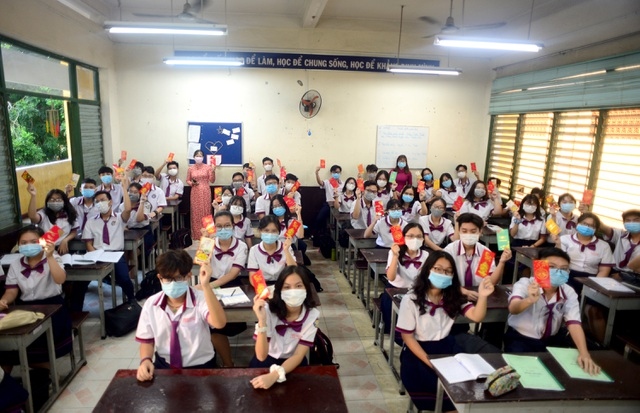 students in hcm city eager for school return picture 7