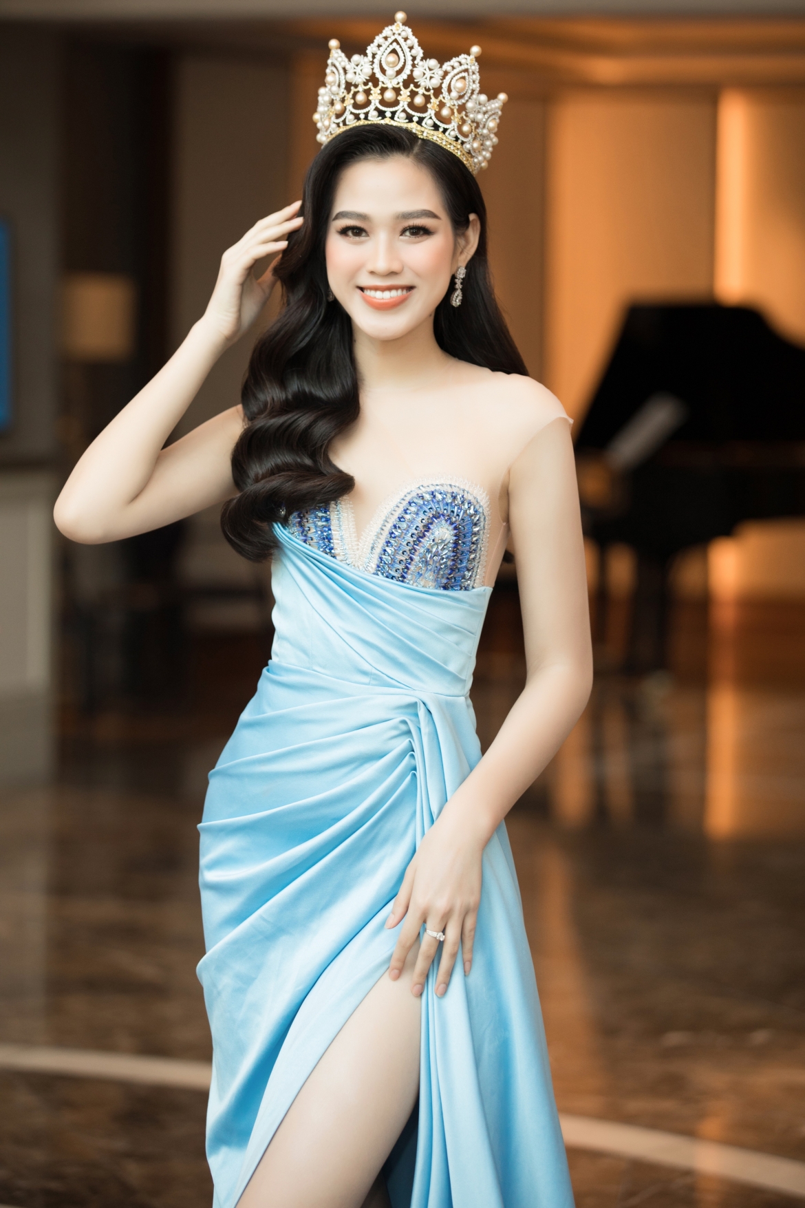 hoa hau luong thuy linh, Do ha do sac tai hop bao khoi dong miss world vietnam 2021 hinh anh 4