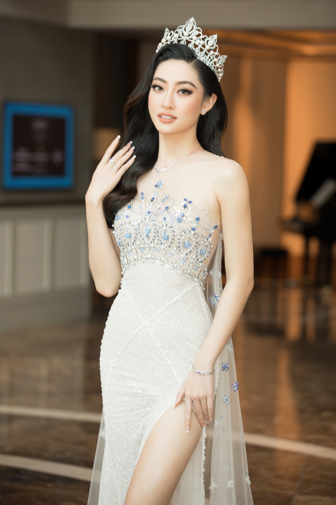 hoa hau luong thuy linh, Do ha do sac tai hop bao khoi dong miss world vietnam 2021 hinh anh 2
