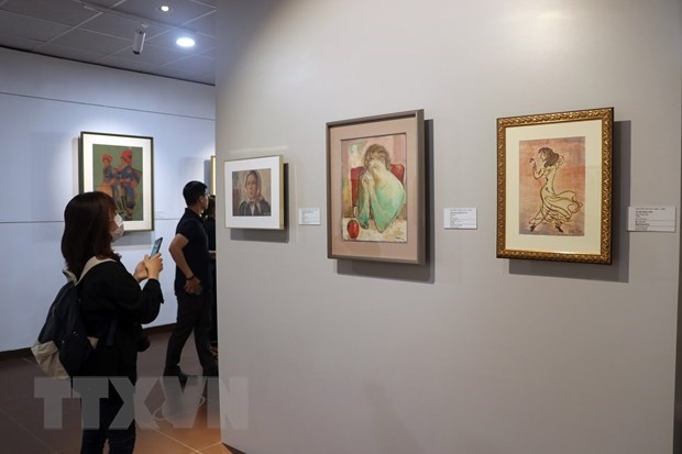 exhibition of paintings donated by japanese collector opens in da nang picture 1