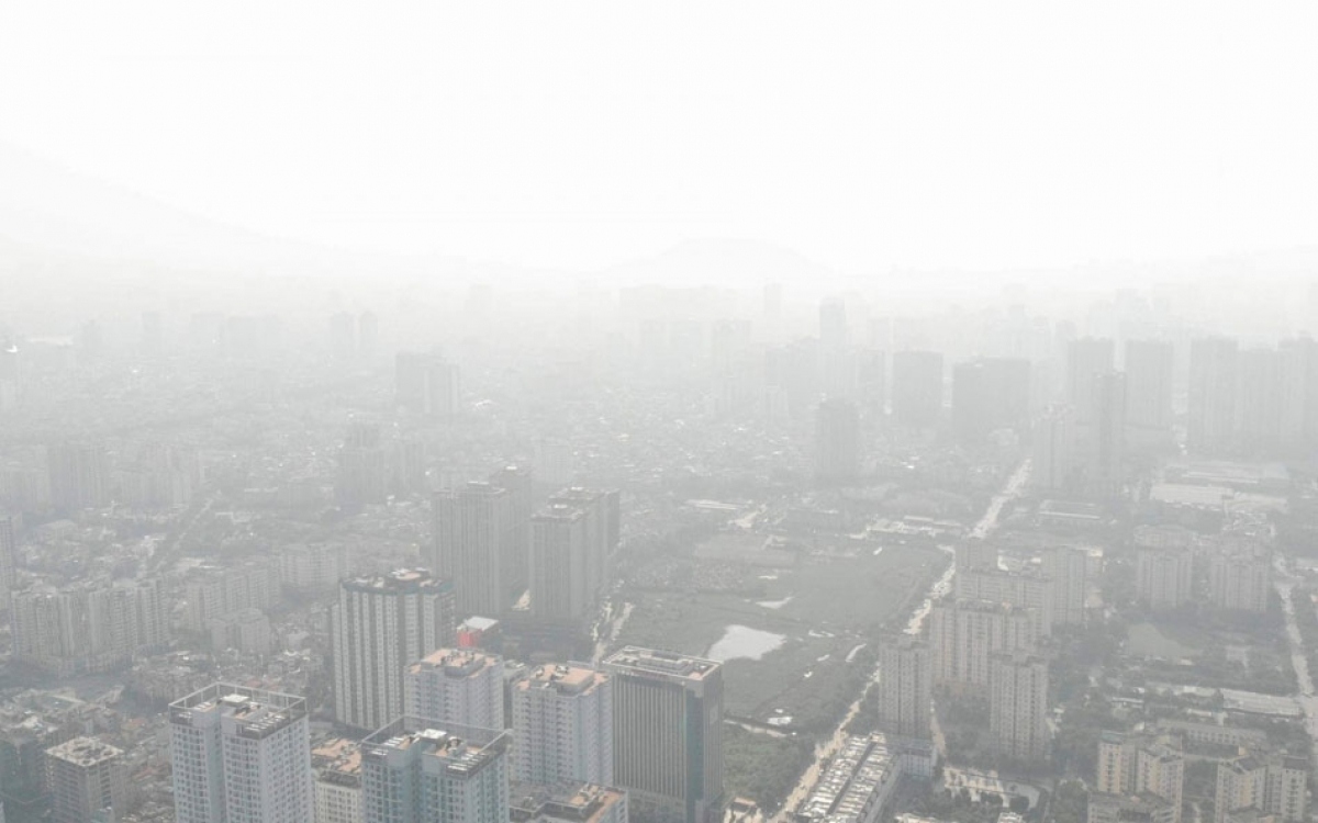 air quality worsens as thick haze descends on hanoi capital picture 1