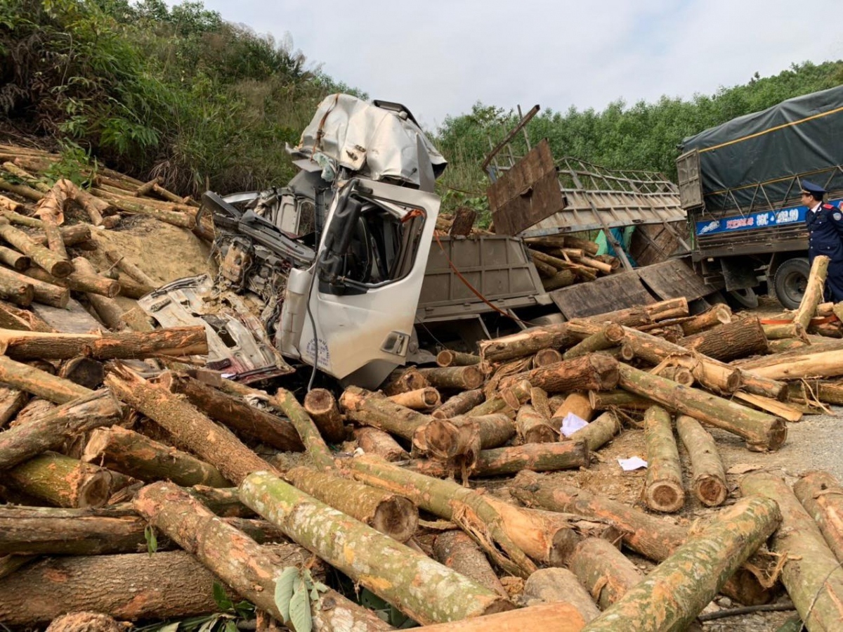 khoi to vu tai nan giao thong nghiem trong lam 7 nguoi tu vong o thanh hoa hinh anh 1