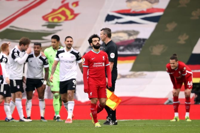  liverpool nen ban salah de tai thiet doi bong hinh anh 1