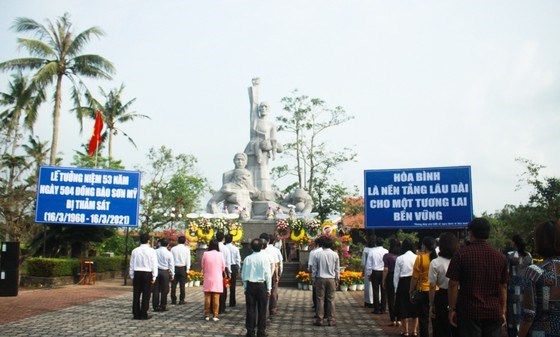 quang ngai commemorates victims of son my massacre picture 1