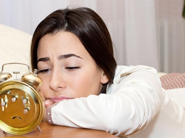 Cải thiện giấc ngủ: Xông hơi với thảo dược trước khi đi ngủ giúp xoa dịu các giác quan và hỗ trợ điều trị chứng mất ngủ.