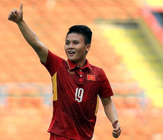 quang hai voted as best midfielder in afc cup history picture 1