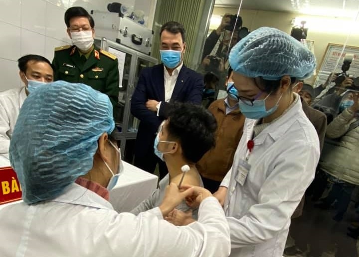 covid-19 vaccination set to begin in vietnam on march 8 picture 1