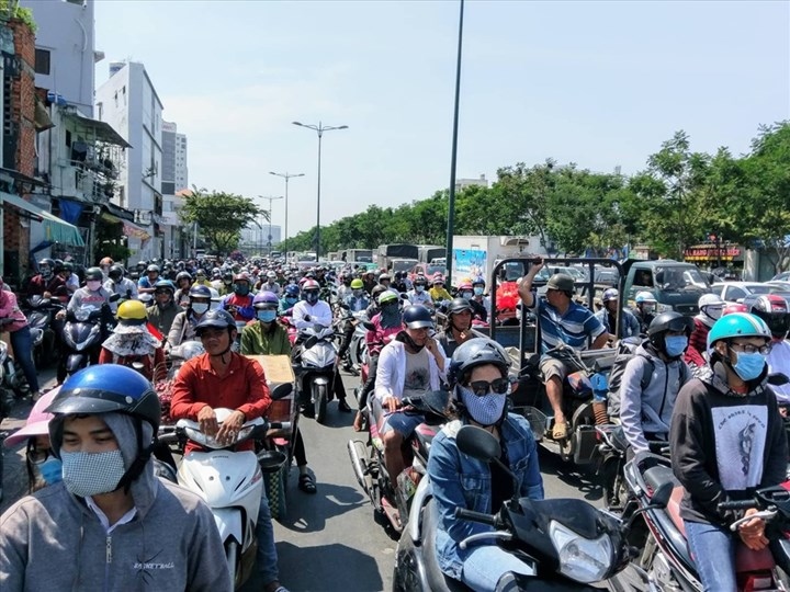 heat wave strikes southern vietnam causing hazardous uv levels picture 1