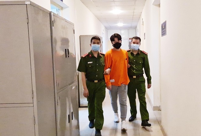 wanted korean suspect arrested in hanoi picture 1