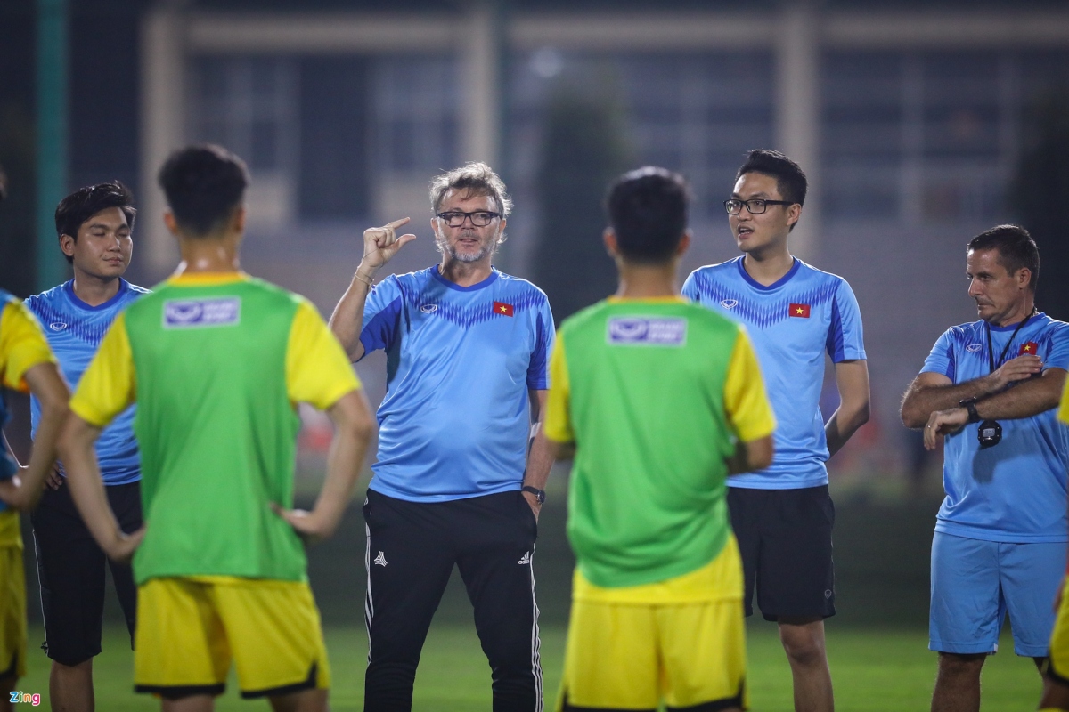 The training camp has been held after the Asian Football Confederation (AFC) U19 Championship was cancelled due to the COVID-19 pandemic. The cancellation has left U19 men disappointed as they had qualified for the final round. Instead, U18 men represent Vietnam at the final round that will see them play alongside Saudi Arabia, Australia, and Laos in the same group.
