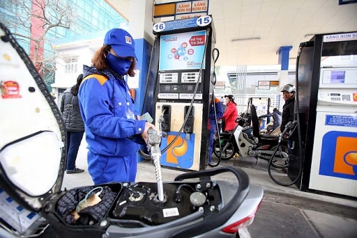 petrol prices rise by nearly vnd800 per litre on march 12 picture 1