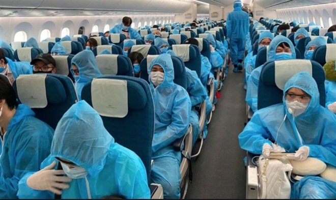 Vietnam repatriates home 390 citizens from Myanmar