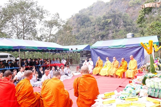 vietnam, laos pay tribute to fallen soldiers of public security forces picture 1