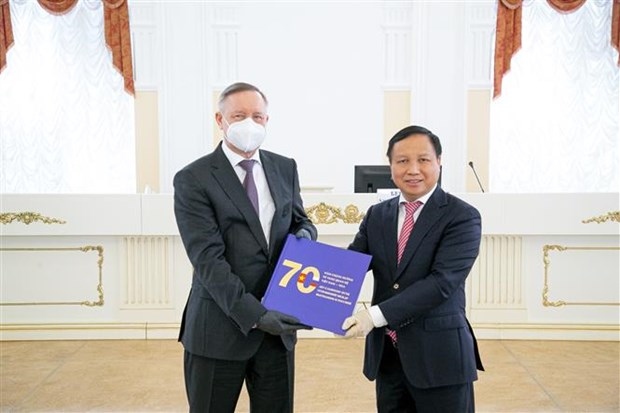 youngsters trust helps promote vietnam-russia ties saint petersburg governor picture 1