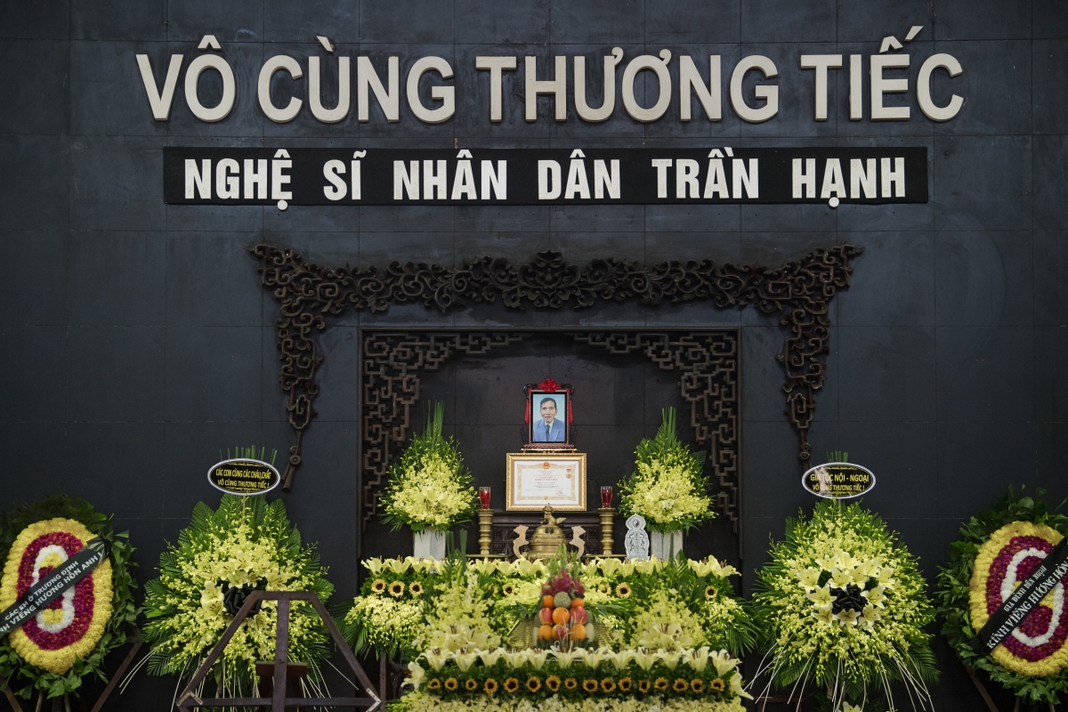 NSƯT Chiều Xuân: "Nghe tin NSND Trần Hạnh mất, nước mắt lại trào ra"