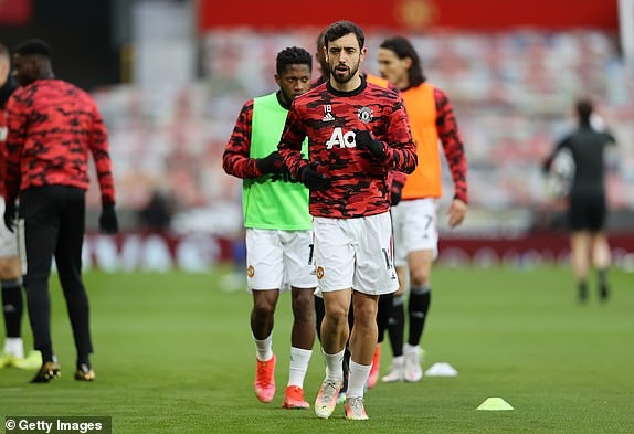 Bruno Fernandes "tiếp đạn" cho Edinson Cavani. (Ảnh: Getty).