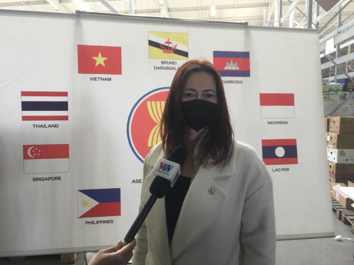 Bà Veronika Lachova cảm ơn chân thành về tinh thần hợp tác và đoàn kết của ASEAN thông qua các hoạt động hỗ trợ cho những người gặp khó khăn ở CH Czech.