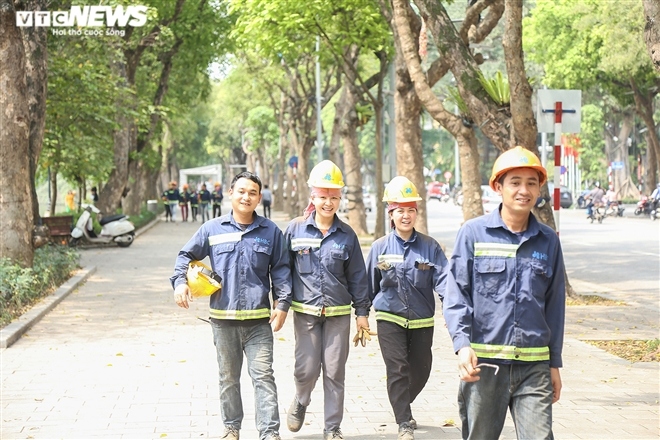 hanoi residents not heeding covid-19 warnings picture 3