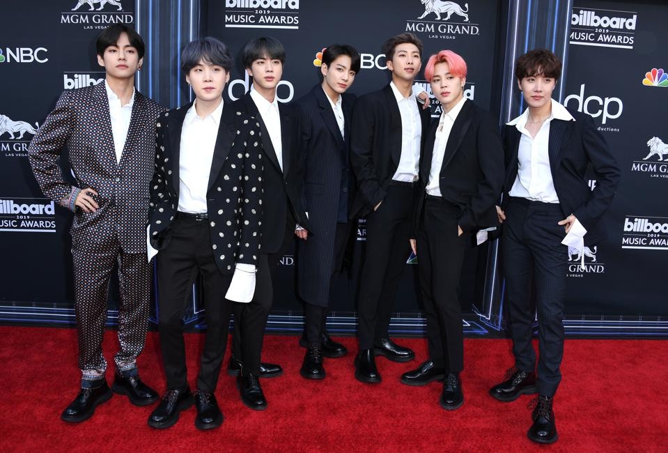 bts gianh 4 de cu tai billboard music awards 2021 hinh anh 1