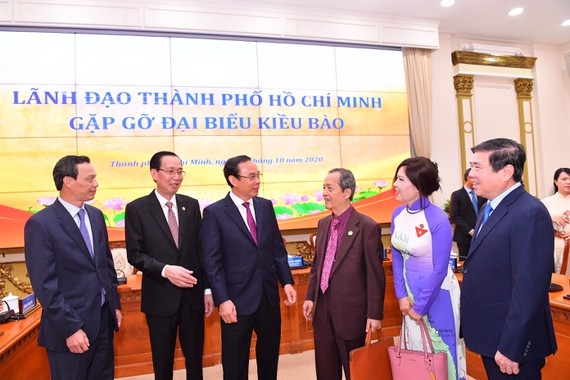 thanh pho ho chi minh tran trong su dong gop cua ba con kieu bao hinh anh 1