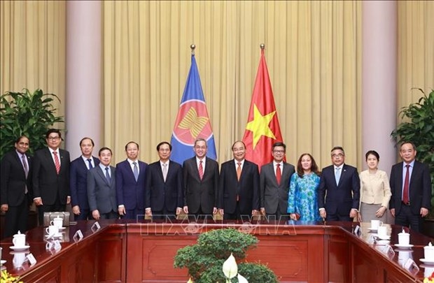 President Nguyen Xuan Phuc hosts ambassadors and chargés d'affaires of ASEAN member states  (Photo: VNA) 