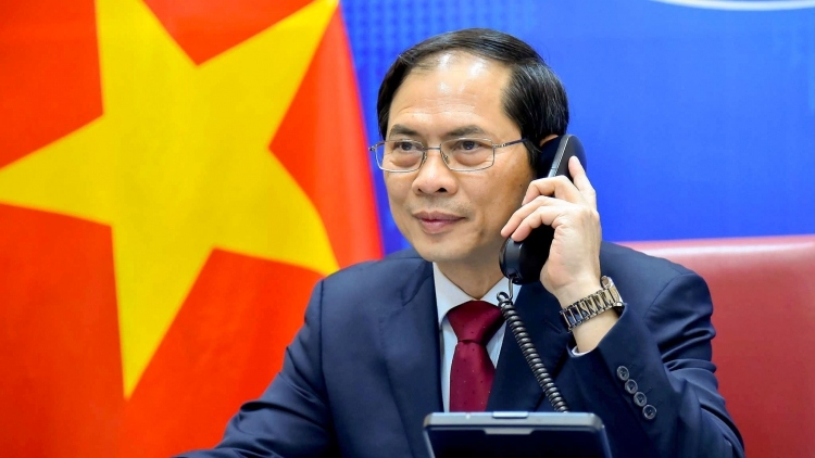 vietnam places priority on strategic cooperative partnership with china picture 1
