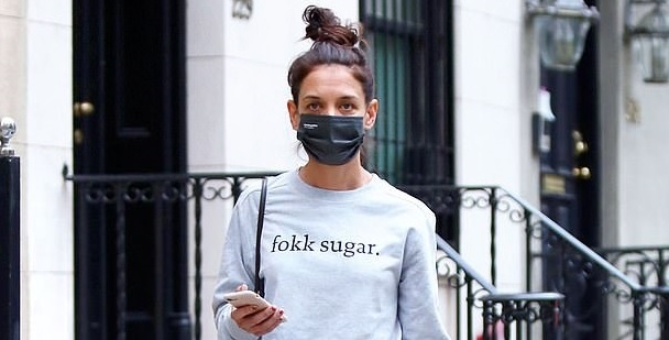 Katie Holmes một mình đi mua hoa sau gần 1 tháng không hẹn hò với bạn trai