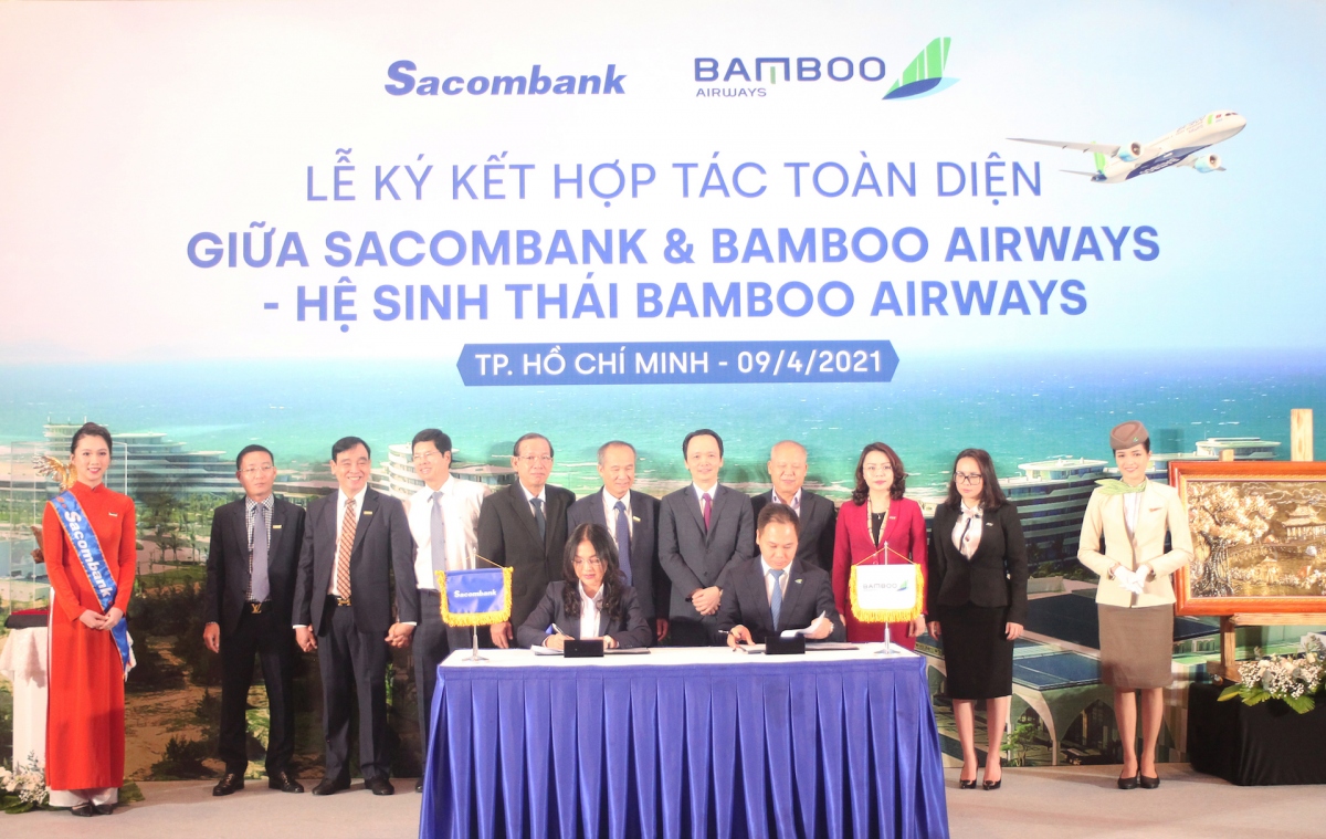 sacombank va bamboo airways hop tac toan dien hinh anh 1