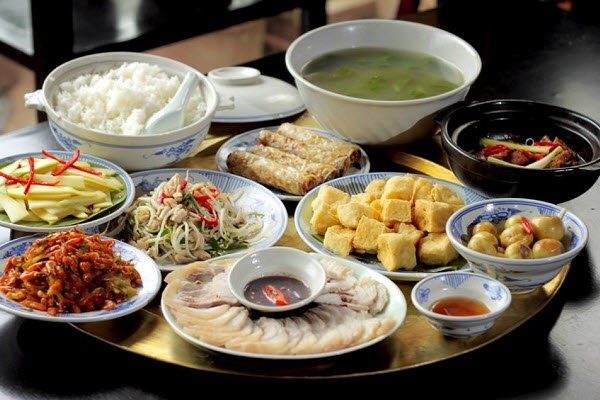 why are vietnamese dishes favourites with foreigners picture 1