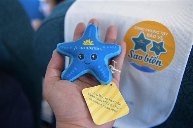 vietnam airlines flights to phu quoc promotes starfish protection message picture 1