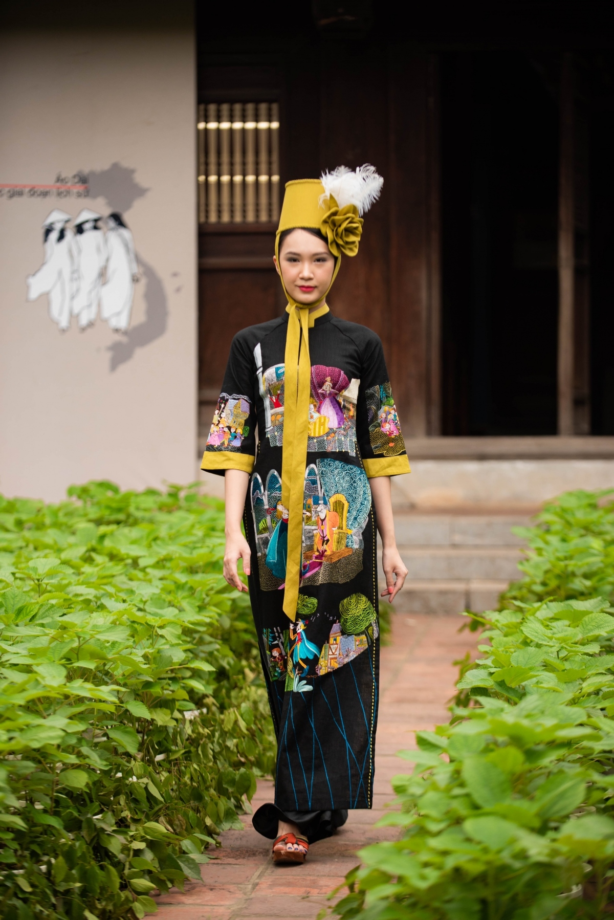 silk, ramie ao dai collections make debut at fashion event picture 10