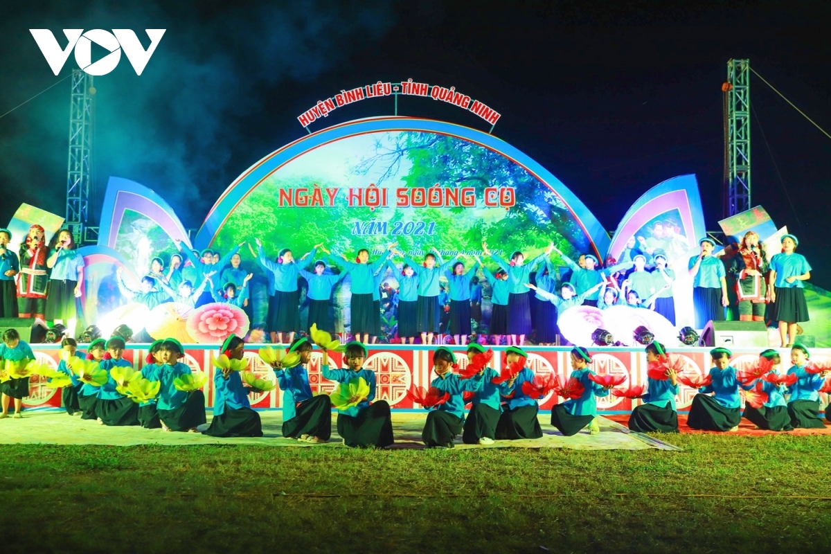 soong co festival excites crowds in binh lieu district picture 1