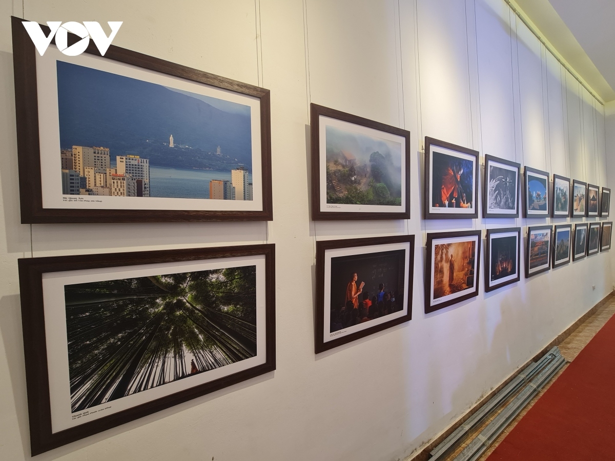 photo exhibition on buddhism and life opens in hanoi picture 11