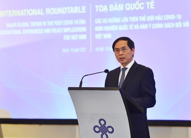 experts discuss post-covid-19 global major trends, recommendations for vietnam picture 1