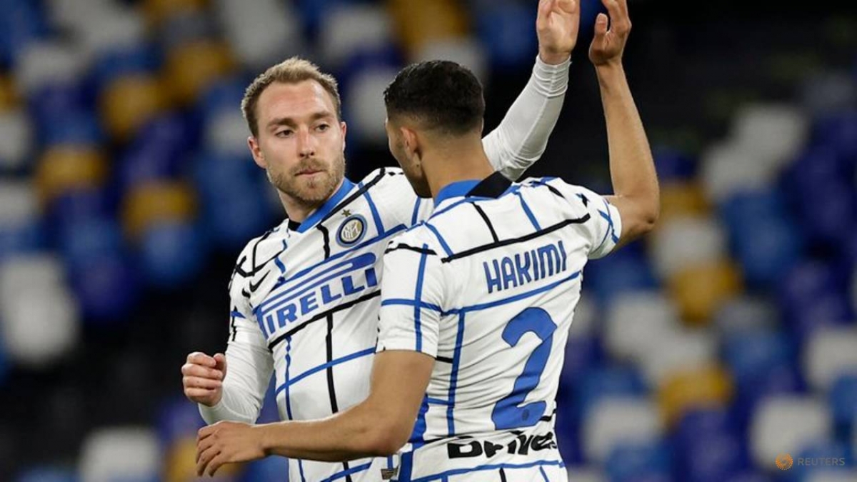 Eriksen cứu Inter Milan thoát thua Napoli. (Ảnh: Getty)