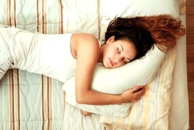 Bạn mất ngủ hoặc ngủ quá nhiều: Thói quen ngủ của bạn sẽ có những thay đổi khi mới làm mẹ. Tuy nhiên, nếu người phụ nữ sau sinh bị mất ngủ hoặc ngủ quá nhiều, đó có thể là triệu chứng trầm cảm sau sinh do thay đổi hormone trong cơ thể.