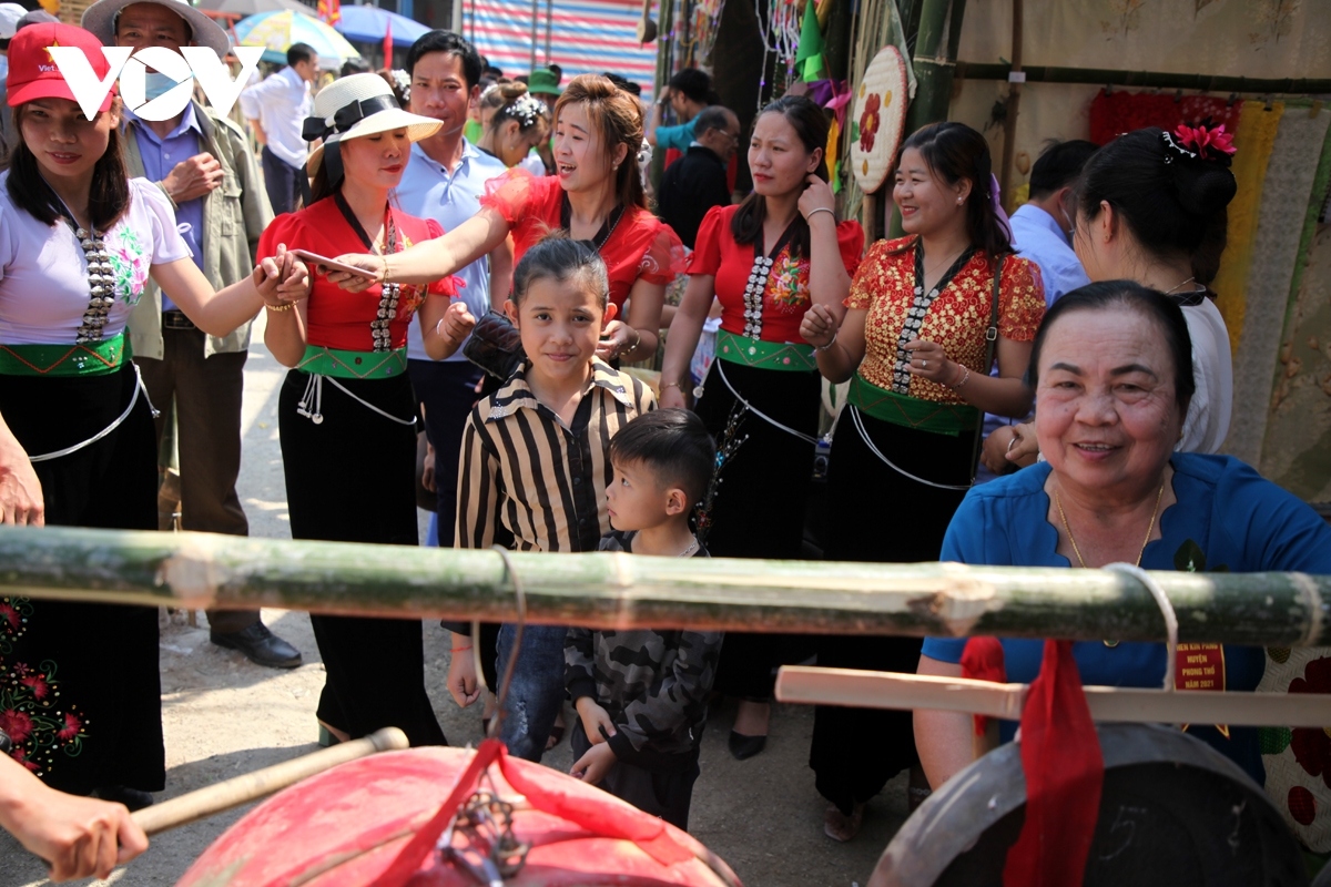 Those present beat drums and gongs during the course of the festival.