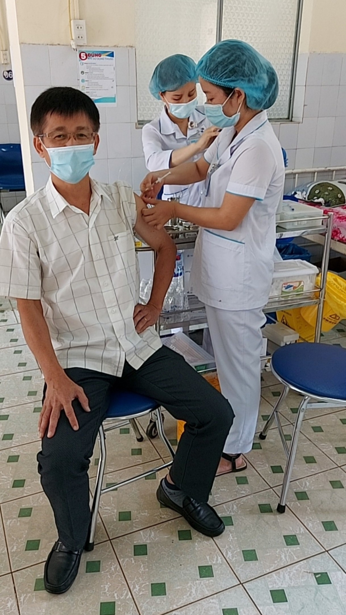 hon 2.000 nhan vien san bay tan son nhat, pleiku duoc tiem vaccine phong covid-19 hinh anh 4