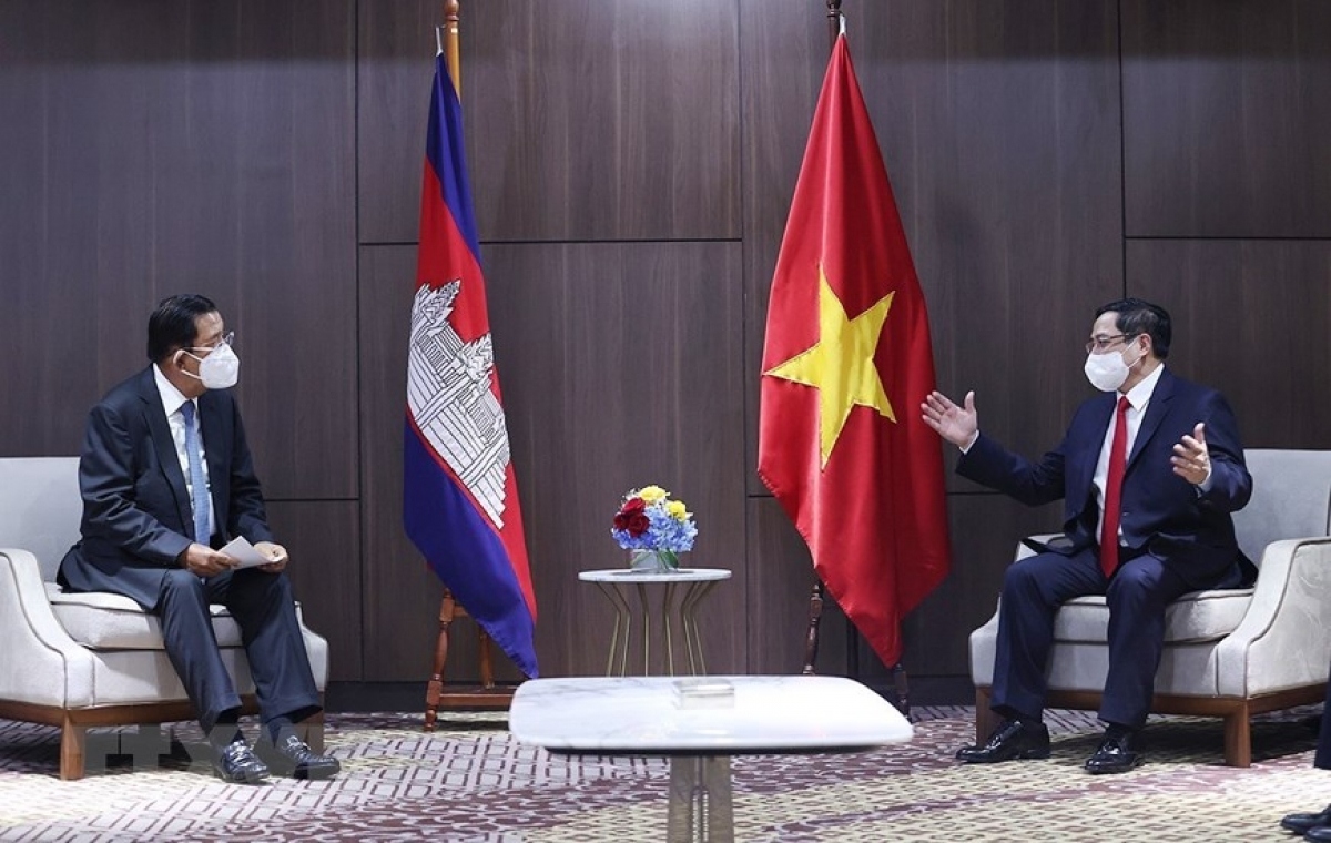 vietnam seeks closer relations with singapore, cambodia, malaysia picture 2