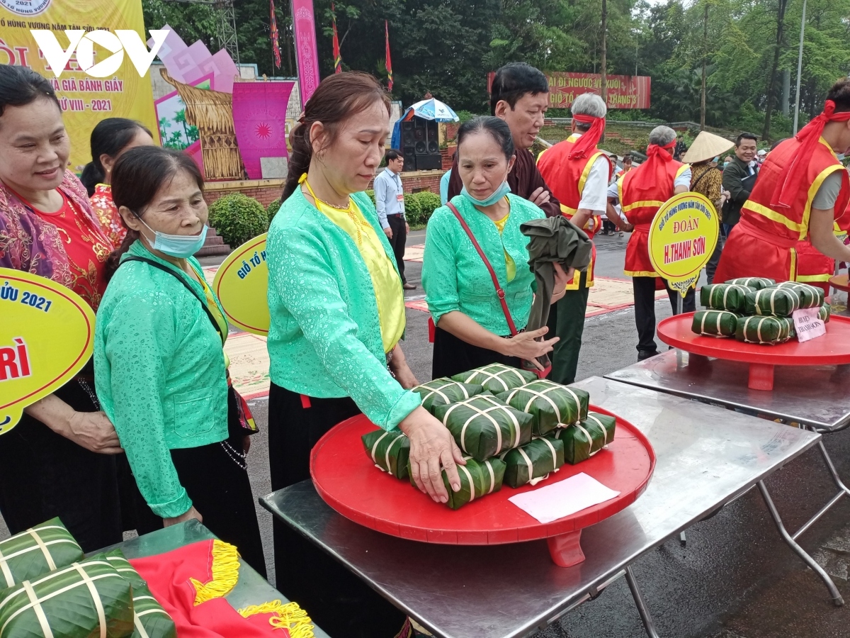 traditional cake making contest held to commemorate hung kings picture 2