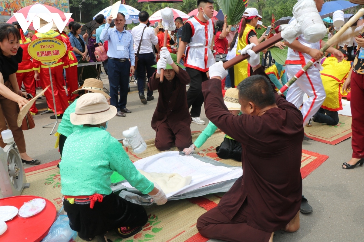 traditional cake making contest held to commemorate hung kings picture 7